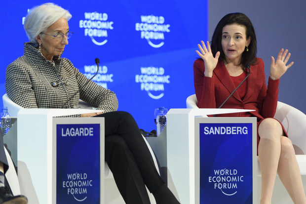 Zľava Christine Lagardeová (MMF) a Sheryl Sandbergová (Facebook)