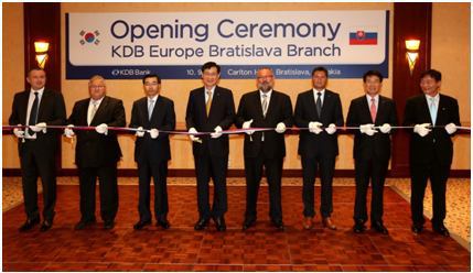 Prv� �zijsk� banka otvorila svoju pobo�ku na Slovensku