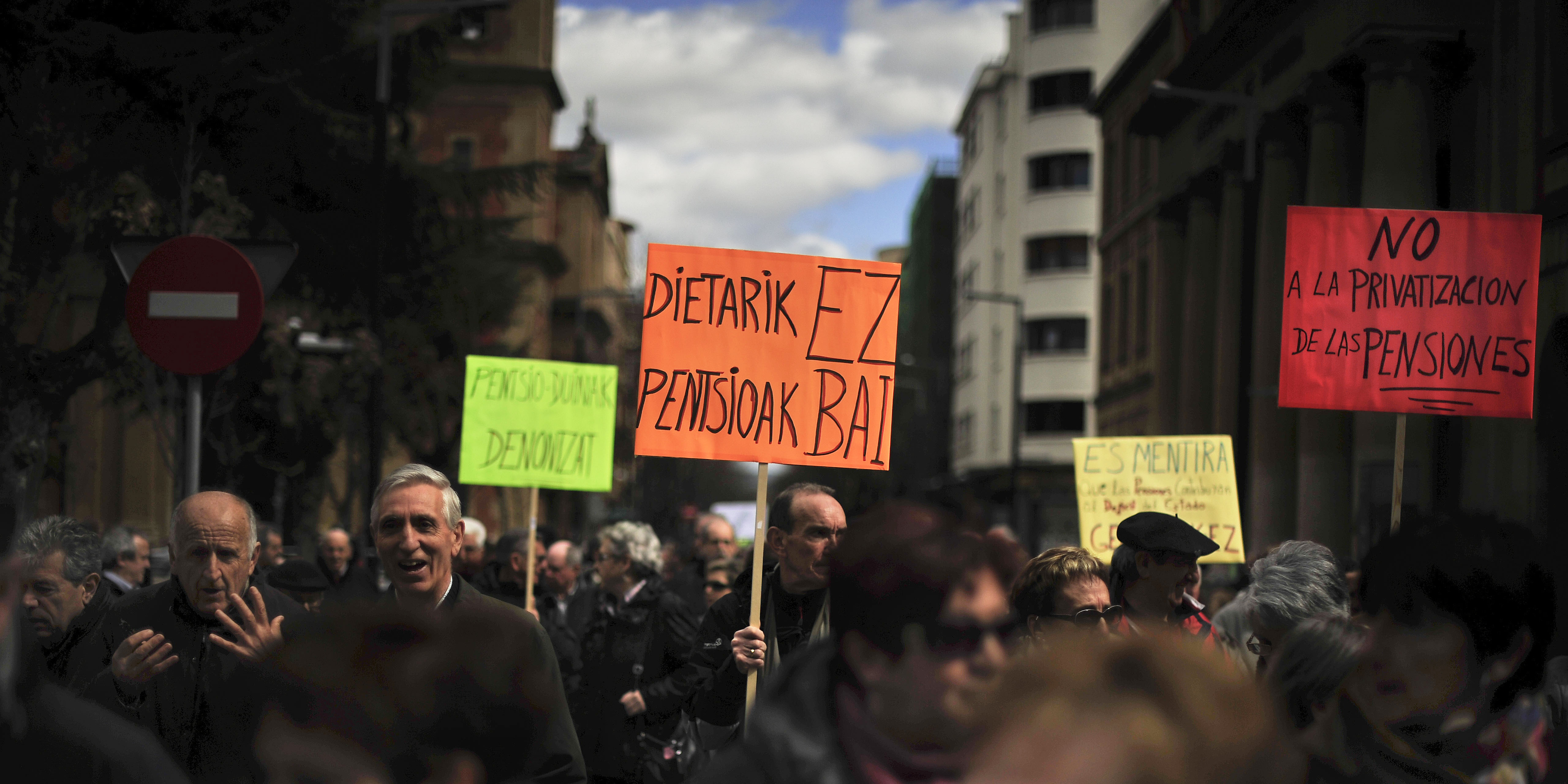 Riziko n�kazy z Cypru nehroz�,  Madrid uspel v predaji �t�tnych dlhopisov