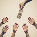 Čas a peniaze: Dovolenka sa stáva luxusom vo svete, kde prepracovanosť znižuje produktivitu Čas a peniaze: Dovolenka sa stáva luxusom vo svete, kde prepracovanosť znižuje produktivitu