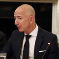 Jeff Bezos predal akcie Amazonu v hodnote 1,8 miliárd dolárov Jeff Bezos predal akcie Amazonu v hodnote 1,8 miliárd dolárov