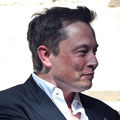 Mili�ny sa prelievaj� z jednej firmy do druhej: Spoznajte fungovanie ekonomiky menom Elon Musk