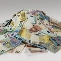 Európske firmy sedia na kope hotovosti Európske firmy sedia na kope hotovosti