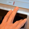 Novinka na Slovensku: V banke v�s identifikuj� aj cez odtla�ok prsta 