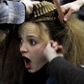 Najdrah�ie s� blond: Biznis s �udsk�mi vlasmi prekvit�, chudoba n�ti pred�va� v�etko