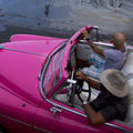 Rovnako pre turistov aj  dom�cich: Kuba chce skoncova� s dvojitou menou