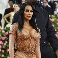 Ko�ko si p�ta Kardashianov� za propag�ciu tovaru na soci�lnej sieti