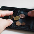 Prieskum: A� 43% Slov�kov chce u�etri� refinancovan�m p��i�ky
