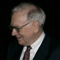 Warren Buffett: Ekonomika na tom nie je zle, ale nie je na vzostupe Warren Buffett: Ekonomika na tom nie je zle, ale nie je na vzostupe
