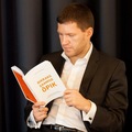Uznávaný investor radí: Teraz je čas na rozumné míňanie peňazí Uznávaný investor radí: Teraz je čas na rozumné míňanie peňazí