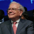 Buffett sa stiahol z ve�k�ch ropn�ch invest�ci�, zo segmentu ale neodch�dza