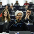 Menov� politika centr�lnej banky: Komu sa v skuto�nosti zodpoved� ECB?�