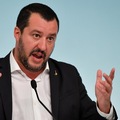 Euro pad� v reakcii na talianskych populistov, ktor� dnes ozn�mia rozpo�et