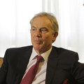 Expremiér Tony Blair: zneužíva konexie, ťahá za nitky a bohatne! Expremiér Tony Blair: zneužíva konexie, ťahá za nitky a bohatne!