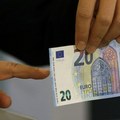 Pln� vreck� pe�az�: Eur�pania sa odmietaj� vzda� hotovosti