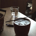 Z �oho v�etk�ho sa daj� vys�di� peniaze: �ena �aluje Starbucks za pr�li� ve�a �adu