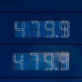 MOL na svojich staniciach v Ma�arsku stanovil limit 50 litrov na de�