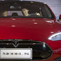 Tri nové problémy menia prístup Nórska: Najskôr podpora elektromobilov, teraz daň z Tesly Tri nové problémy menia prístup Nórska: Najskôr podpora elektromobilov, teraz daň z Tesly
