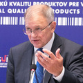Eur�psky komis�r: Obchodn� vojna je neprijate�n�, je na�ase, aby krajiny spolupracovali