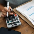 Chcete účtovať pohodlnejšie a bezpečnejšie? Jana odporúča presunúť účtovníctvo do cloudu. Chcete účtovať pohodlnejšie a bezpečnejšie? Jana odporúča presunúť účtovníctvo do cloudu.