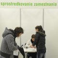 KDH: �tudenti si pre odvody z doh�d zarobia na brig�dach toto leto menej