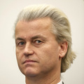 Sila nacionalistov rastie, volaj� po odchode z E�