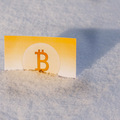 Pokles bitcoinu o 50 % z rekordn�ch max�m: �Analytici hovoria o kryptozime, alebo korekcii �