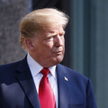 ��nske akcie vzr�stli takmer o 6 % po tom, �o Trump odlo�il term�n zvy�ovania ciel 
