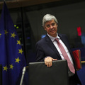 Odli�n� postoje kraj�n: Kompromis Euroskupiny nie je liekom pre silno na�trben� ekonomiku