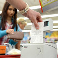 Na nákup potravín v hodnote 100 eur odpracuje Slovák v priemere 16 hodín Na nákup potravín v hodnote 100 eur odpracuje Slovák v priemere 16 hodín