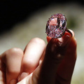 Na druhý pokus? Najdrahšie vydražený diamant sveta je Pink Star Na druhý pokus? Najdrahšie vydražený diamant sveta je Pink Star