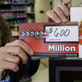 USA padol jackpot, v�herca bohat�� o vy�e 590 mili�nov dol�rov