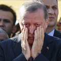 ECB znepokojuje slabá líra: Turci nemusia byť schopní splácať pôžičky v zahraničných menách ECB znepokojuje slabá líra: Turci nemusia byť schopní splácať pôžičky v zahraničných menách