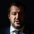 Taliansko sa dr�� svojich rozpo�tov�ch cie�ov a vzdoruje E�