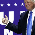 Charita trocha inak: Trump zneu�il peniaze svojej nad�cie, k�pil aj portr�t seba sam�ho
