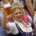 Na Oktoberfeste je pivo op� drah�ie, zaplati� sa d� aj mobilom