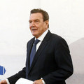 Bývalý kancelár Schröder na čele Rosneftu: Ročný plat 350 000 USD Bývalý kancelár Schröder na čele Rosneftu: Ročný plat 350 000 USD