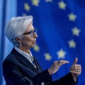 ECB rekordne zvy�uje sadzby a o�ak�va �e to urob� znova, aby utlmila dopyt