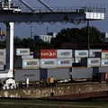 Slovensk� export na�alej v�razne rastie, schodok zahrani�n�ho obchodu napriek tomu st�pol na takmer pol miliardy eur