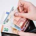 Platy rast� vo v�etk�ch odvetviach slovenskej ekonomiky. Na vysok� infl�ciu to v�ak nesta��.