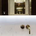 Kancel�ria so zlat�mi toaletami a �ampansk�m na vy�iadanie: Ktor� obchodn�k by u� nie�o tak� dok�zal odmietnu�?