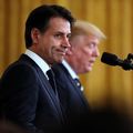 Trump chce �dajne rozlo�i� E�: Mal pon�knu� americk� prostriedky na n�kup talianskeho dlhu