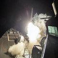 Raketov� �tok USA na S�riu: Zlato a striebro posko�ili hore, akcie hl�sia prepad