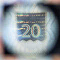 Oddnes je v obehu nov� 20-eurov� bankovka, plati� sa d� na�alej aj starou