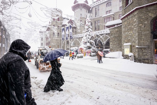 Kr�za rub�a: Namiesto �vaj�iarskych �lp dovolenka doma