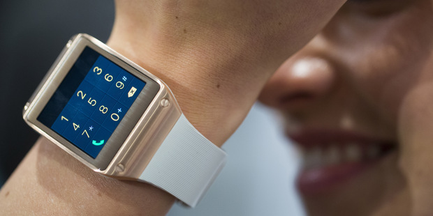 Kone�ne je to tu: M��eme telefonova� hodinkami!