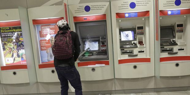 Technol�gia mp3 v bankomate hudbu neprehr�va, kradne v�m osobn� �daje