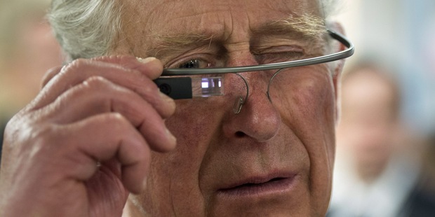 In� poh�ad na Google Glass: �o stoj� na t�chto okuliaroch 1500 dol�rov? 