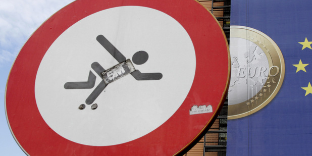 Ako účinne bojovať proti podvodom s DPH: Zrušiť daň! Ako účinne bojovať proti podvodom s DPH: Zrušiť daň!