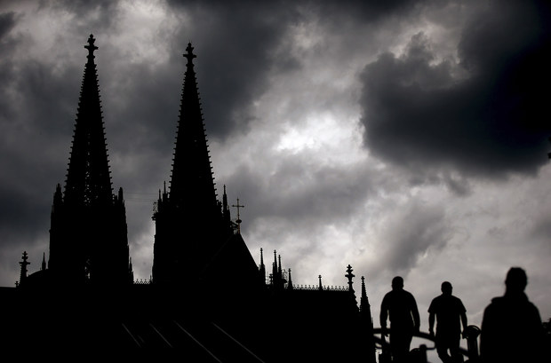 Sinn: Ak ECB nezastav� Merkelov�, m��u to urobi� ob�ania Nemecka